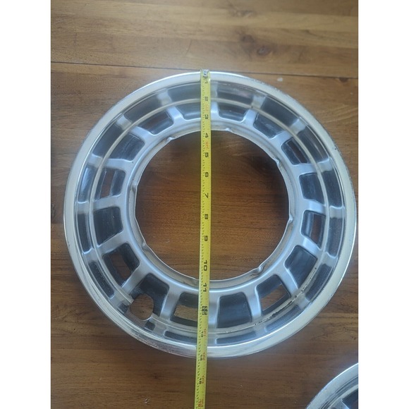 VW Trim Rings AND Hubcaps. 6 Trim Rings & 5 Hubcaps. Rings = 321.601.155.BYDM - Picture 9 of 16